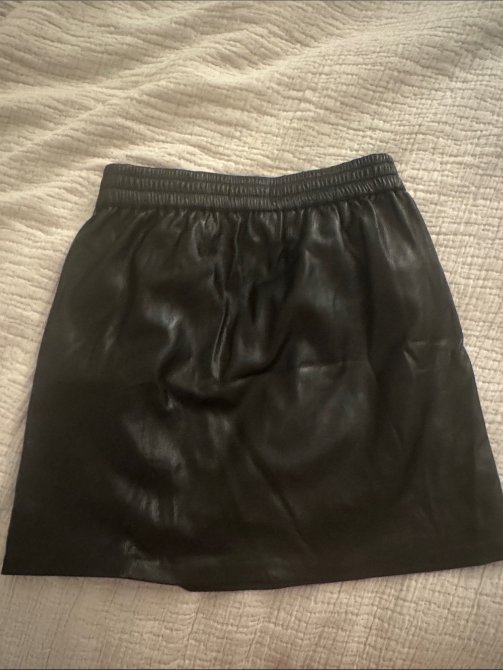 Aritzia Black Faux Leather Elastic-Waist Mini Skirt - Picture 3 of 3